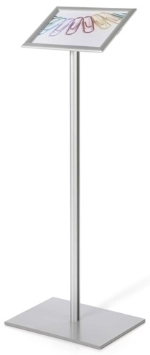 [821/A4] ATRIL CON EXPOSITOR ABATIBLE PARA DIN A4 - 110 X 30 X 40 CM.